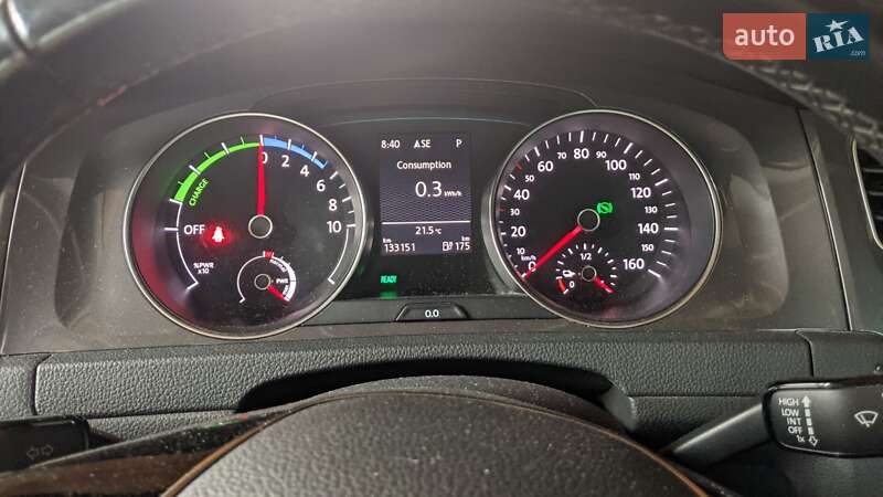 Хэтчбек Volkswagen e-Golf 2015 в Рожнятове