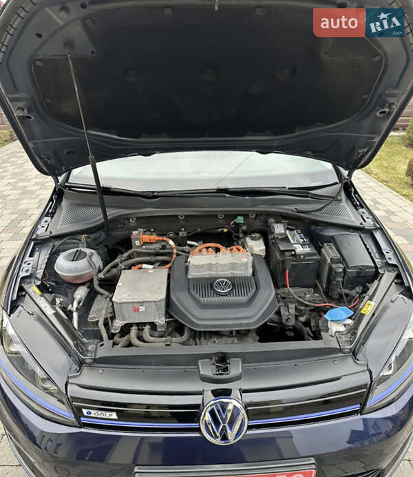 Хэтчбек Volkswagen e-Golf 2015 в Ивано-Франковске