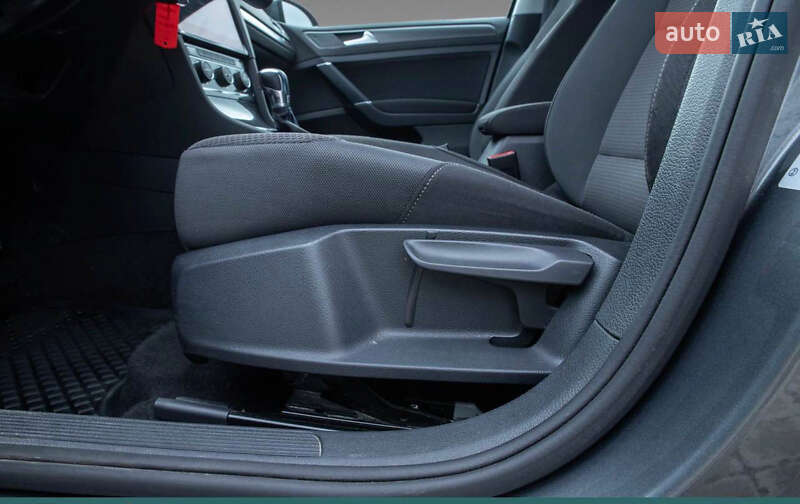 Хэтчбек Volkswagen e-Golf 2018 в Харькове фото 5 Хэтчбек Volkswagen e-Golf 2018 в Харькове