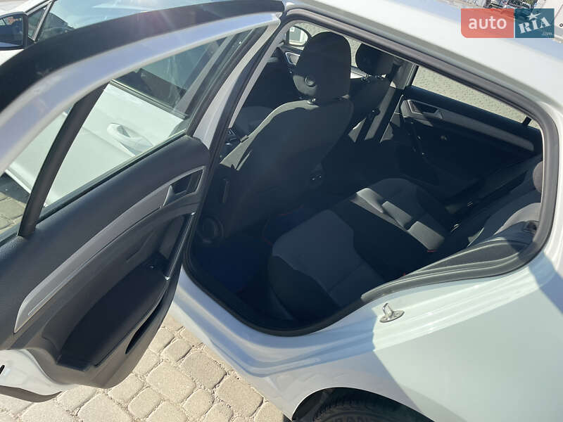 Хетчбек Volkswagen e-Golf 2014 в Львові