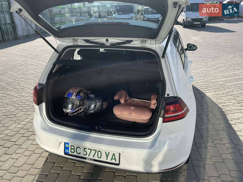 Хетчбек Volkswagen e-Golf 2014 в Львові