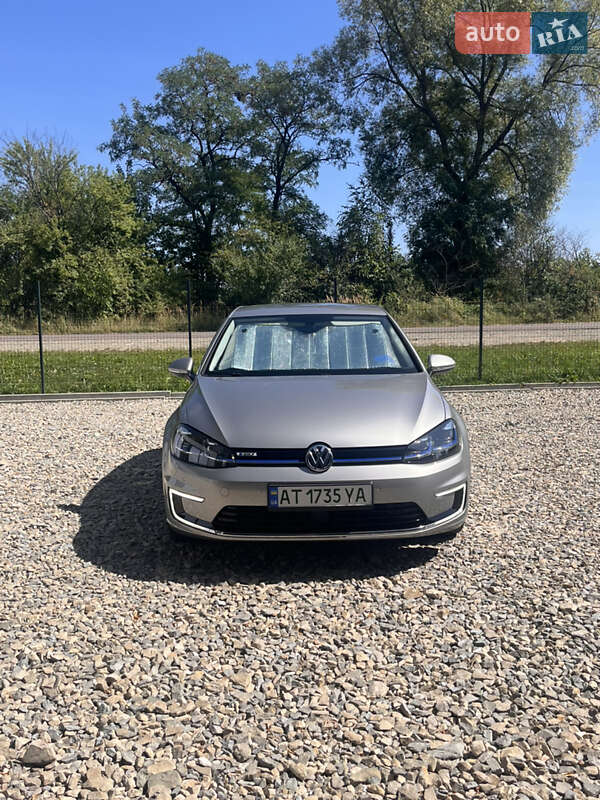 Хэтчбек Volkswagen e-Golf 2018 в Калуше