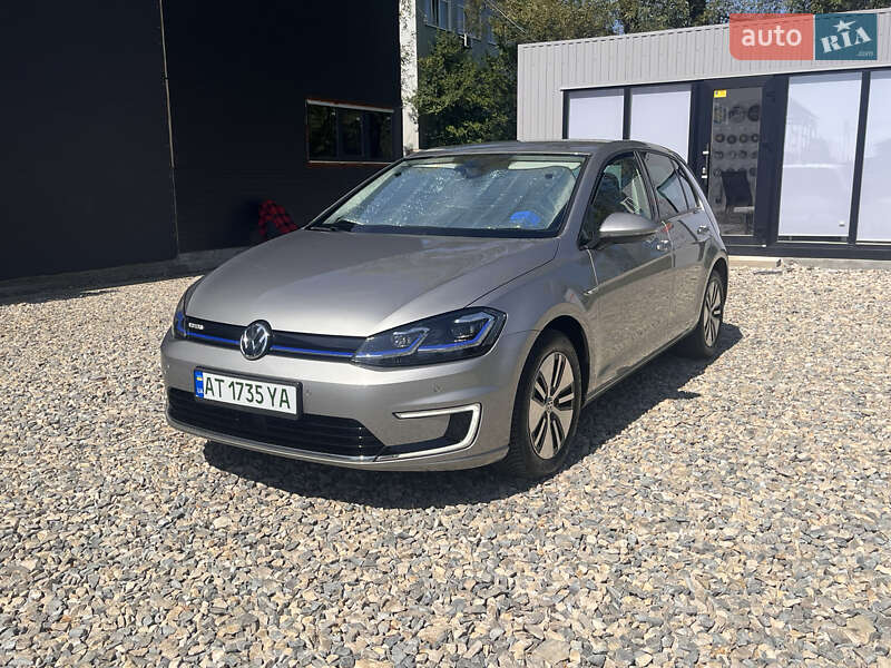 Хэтчбек Volkswagen e-Golf 2018 в Калуше