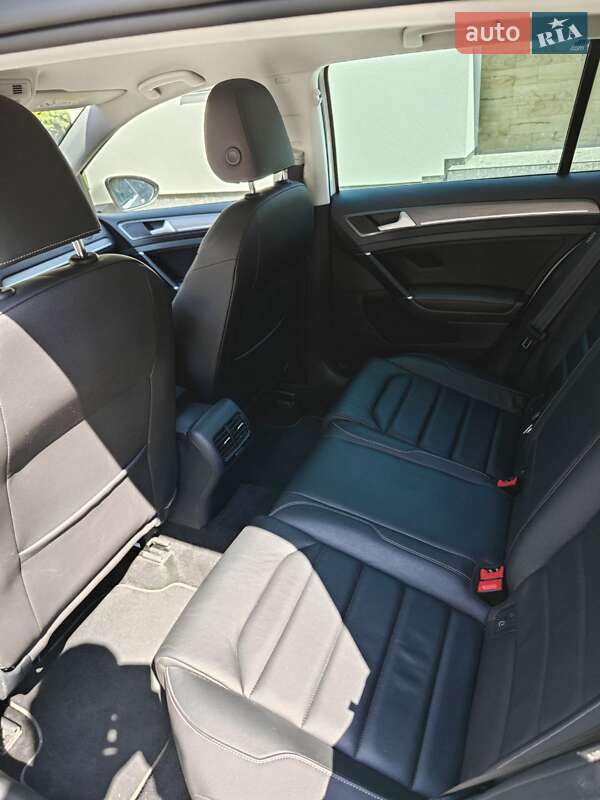 Хетчбек Volkswagen e-Golf 2019 в Луцьку