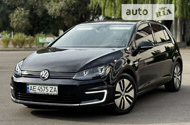 Хетчбек Volkswagen e-Golf 2015 в Дніпрі