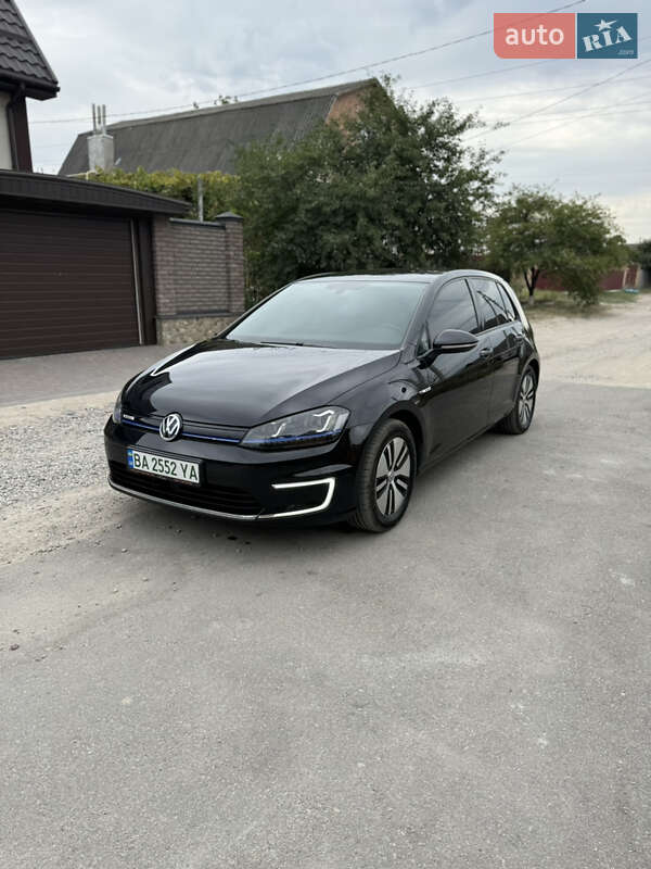 Хэтчбек Volkswagen e-Golf 2015 в Кропивницком
