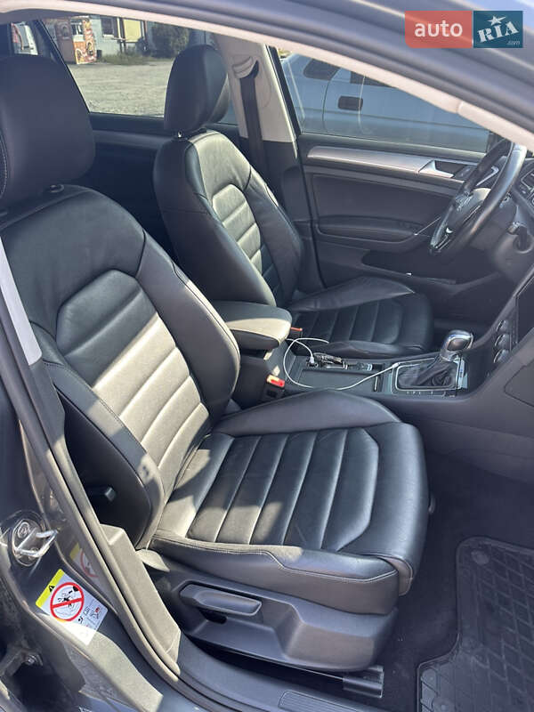 Хэтчбек Volkswagen e-Golf 2018 в Тернополе