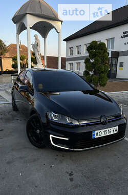 Хэтчбек Volkswagen e-Golf 2015 в Иршаве