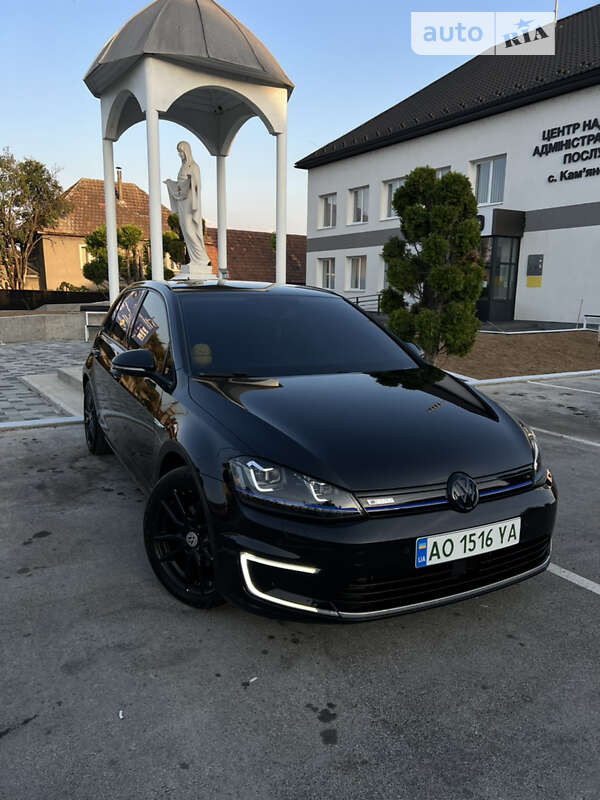 Хетчбек Volkswagen e-Golf 2015 в Іршаві