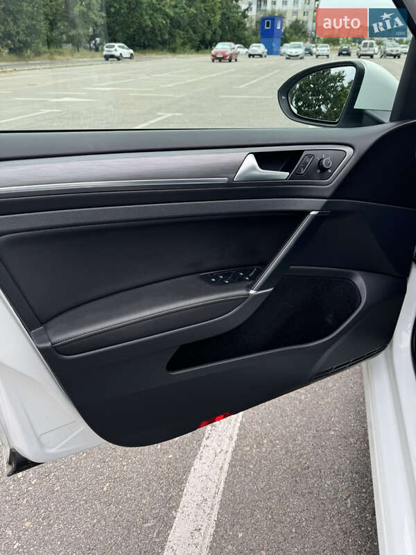 Хэтчбек Volkswagen e-Golf 2019 в Кропивницком