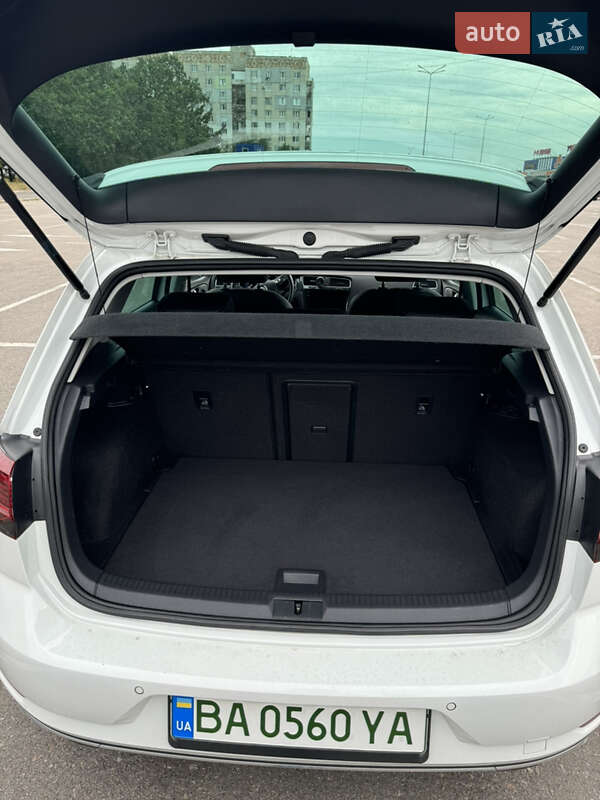 Хэтчбек Volkswagen e-Golf 2019 в Кропивницком