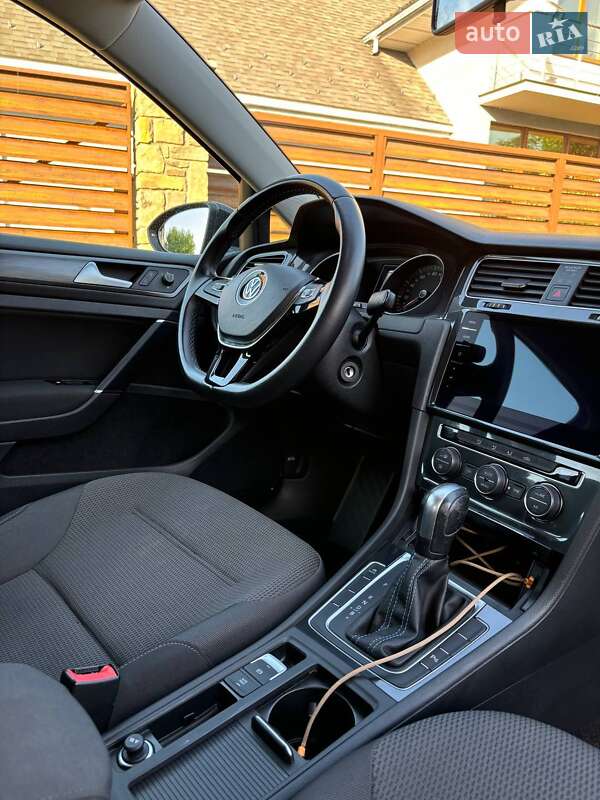 Хетчбек Volkswagen e-Golf 2020 в Хмельницькому