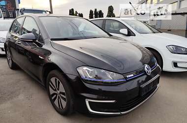 Хетчбек Volkswagen e-Golf 2015 в Києві