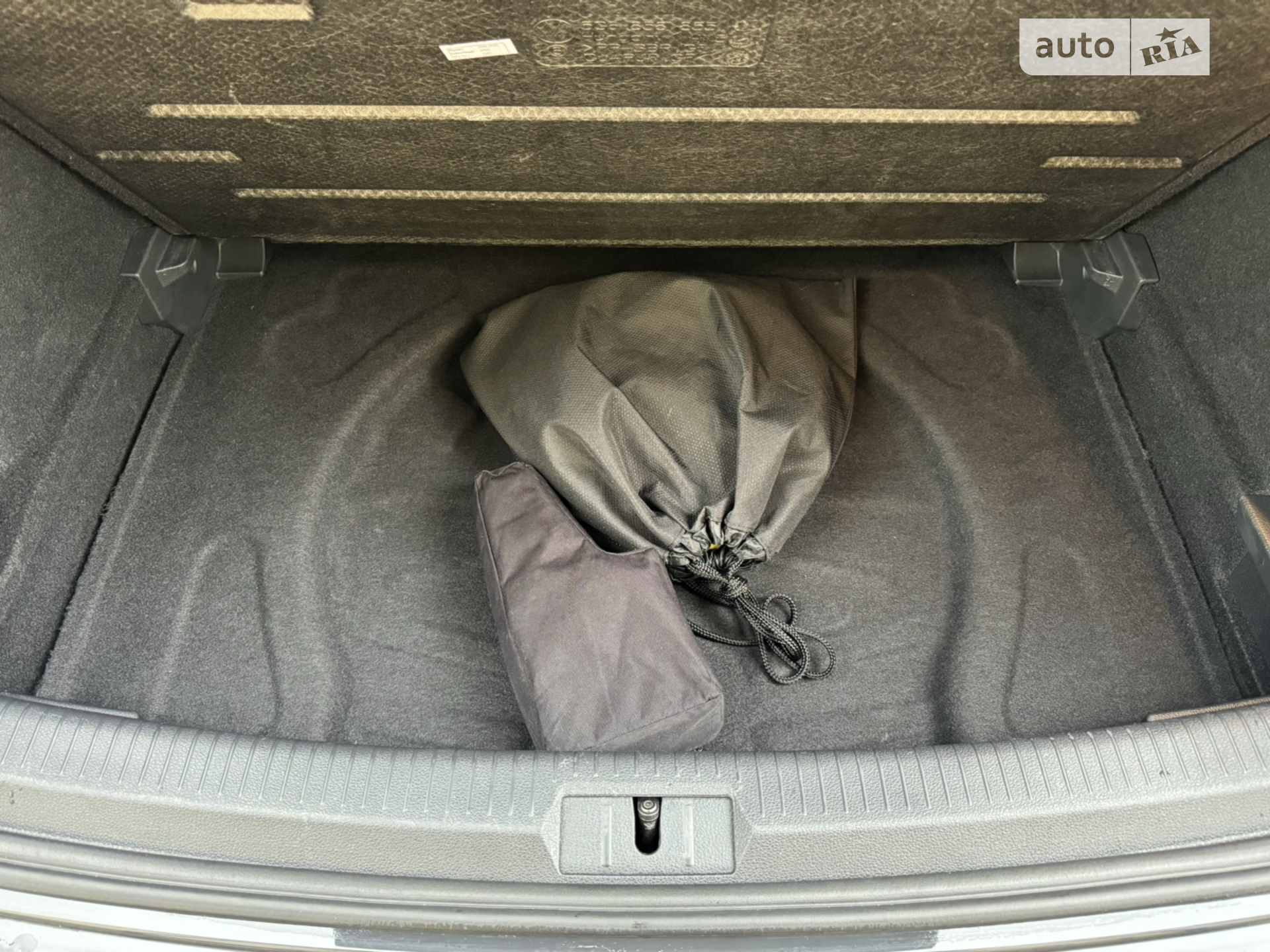 2020 Volkswagen Golf - мініатюра 33