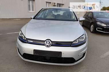 Хэтчбек Volkswagen e-Golf 2015 в Киеве