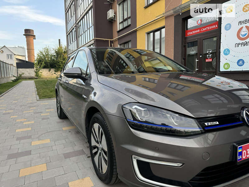 Хетчбек Volkswagen e-Golf 2015 в Красилові