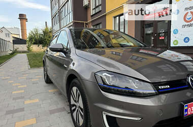 Хэтчбек Volkswagen e-Golf 2015 в 