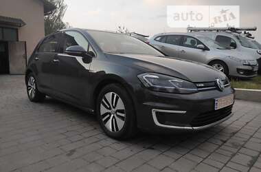 Хетчбек Volkswagen e-Golf 2017 в Дубні