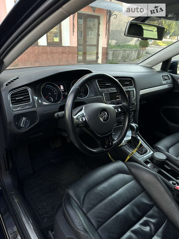 Хетчбек Volkswagen e-Golf 2015 в Козові