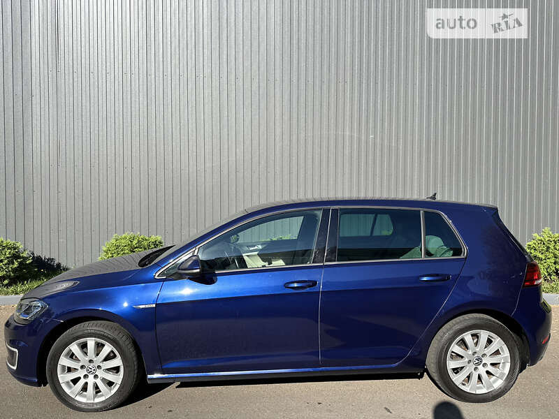 Хетчбек Volkswagen e-Golf 2017 в Києві
