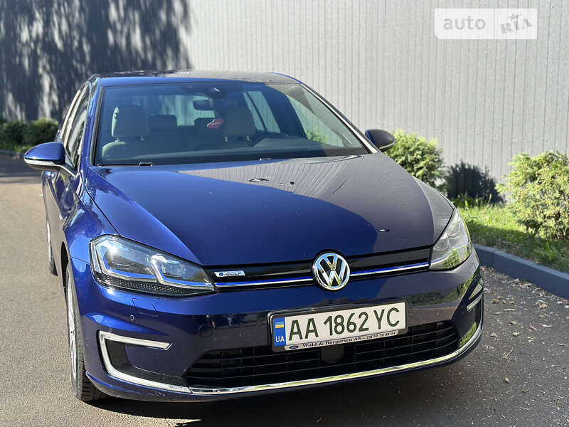 Хетчбек Volkswagen e-Golf 2017 в Києві