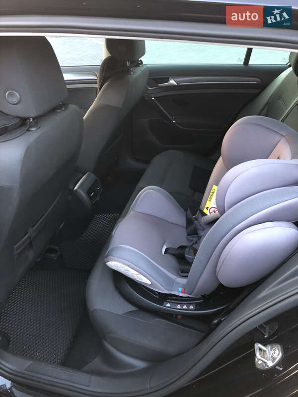 Хетчбек Volkswagen e-Golf 2018 в Мукачевому