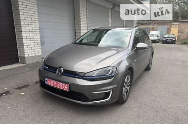 Хетчбек Volkswagen e-Golf 2015 в Рівному