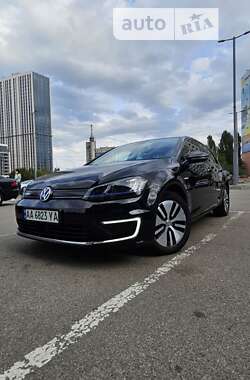 Хэтчбек Volkswagen e-Golf 2015 в Киеве