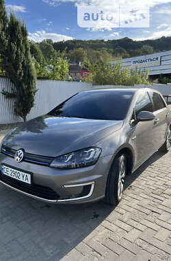 Хетчбек Volkswagen e-Golf 2015 в Чернівцях