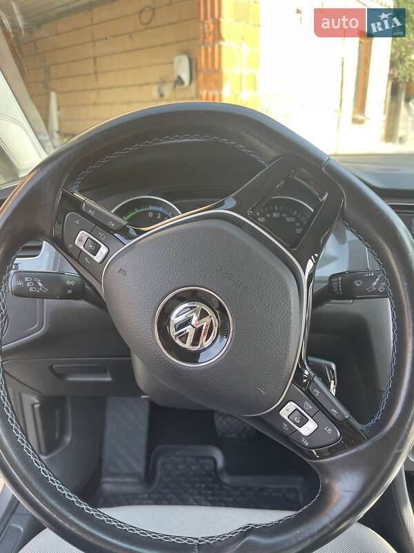 Хетчбек Volkswagen e-Golf 2015 в Києві