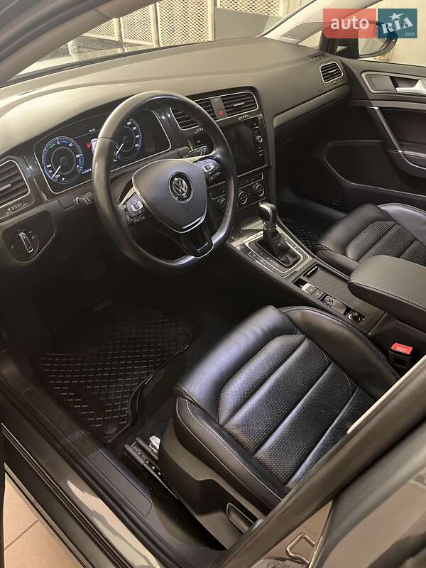 Хетчбек Volkswagen e-Golf 2019 в Запоріжжі