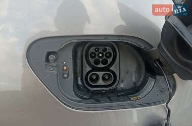 Хэтчбек Volkswagen e-Golf 2015 в Вишневом