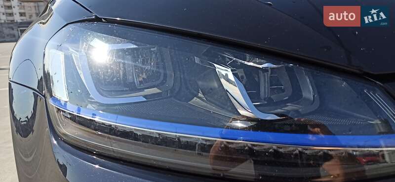 Хэтчбек Volkswagen e-Golf 2014 в Киеве