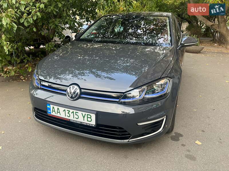 Хэтчбек Volkswagen e-Golf 2020 в Киеве