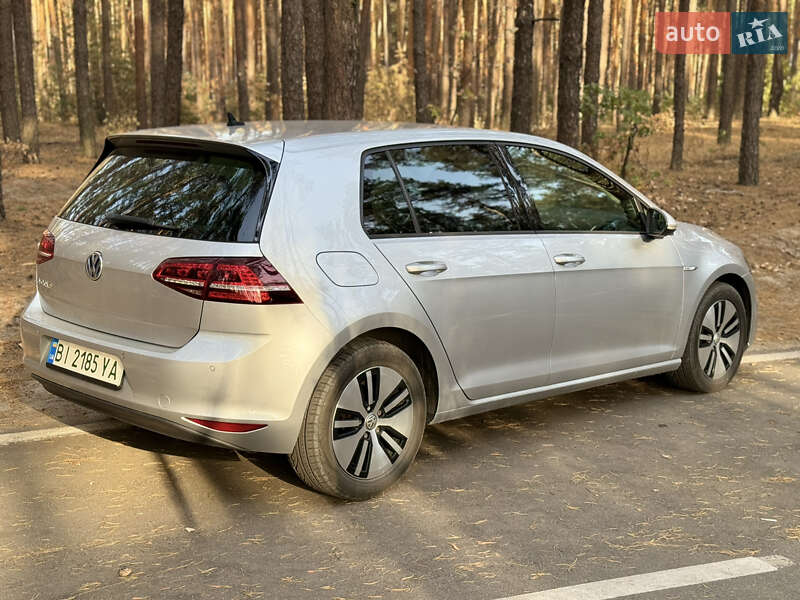Хетчбек Volkswagen e-Golf 2016 в Полтаві
