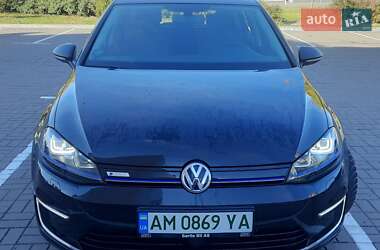 Хэтчбек Volkswagen e-Golf 2016 в Киеве