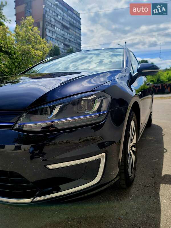 Хетчбек Volkswagen e-Golf 2014 в Дніпрі