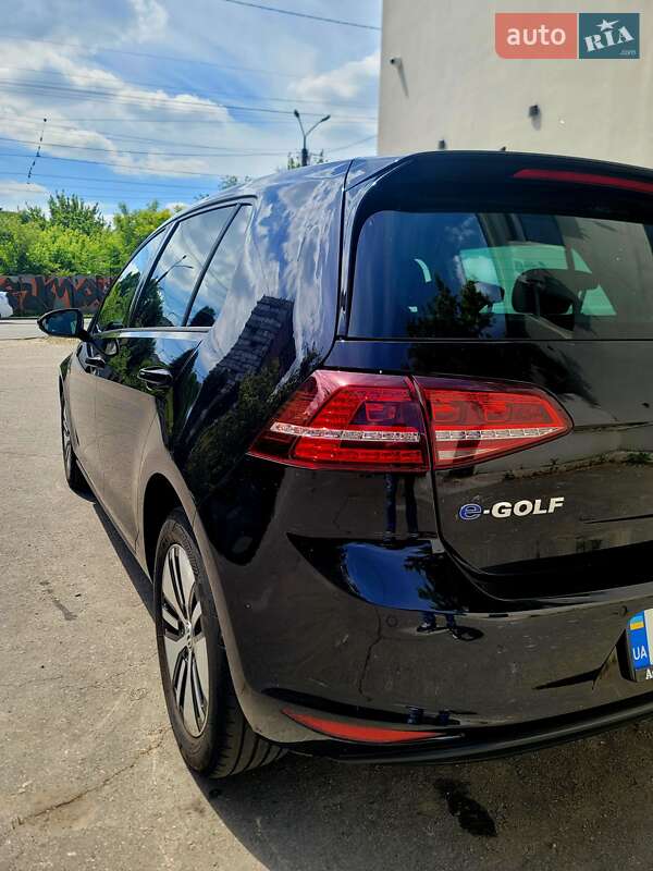 Хетчбек Volkswagen e-Golf 2014 в Дніпрі