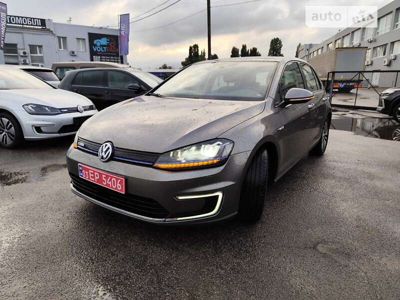 Хетчбек Volkswagen e-Golf 2015 в Києві