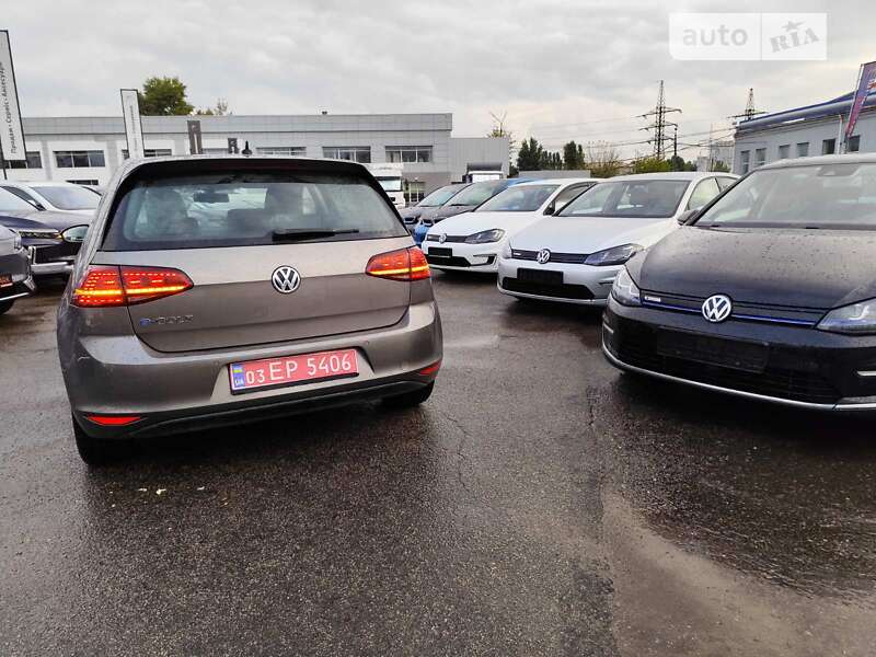Хетчбек Volkswagen e-Golf 2015 в Києві