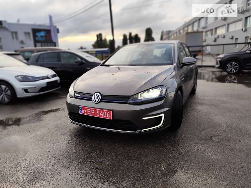 Хетчбек Volkswagen e-Golf 2015 в Києві