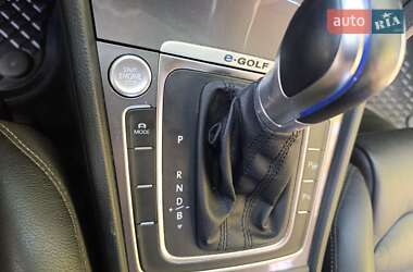 Хэтчбек Volkswagen e-Golf 2015 в 
