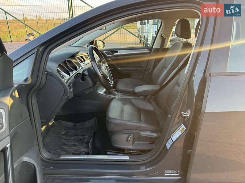 Хэтчбек Volkswagen e-Golf 2016 в Ровно