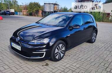 Хэтчбек Volkswagen e-Golf 2015 в Житомире