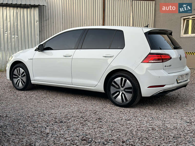 Хетчбек Volkswagen e-Golf 2018 в Києві