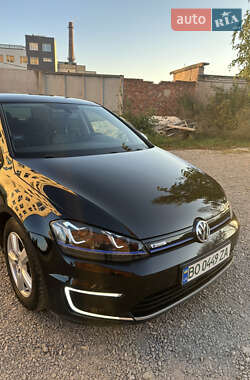 Хэтчбек Volkswagen e-Golf 2014 в 
