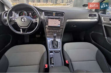 Хэтчбек Volkswagen e-Golf 2014 в Ивано-Франковске