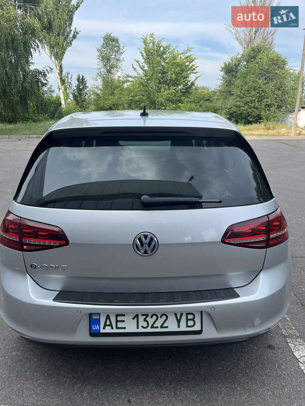 Хэтчбек Volkswagen e-Golf 2016 в Кривом Роге