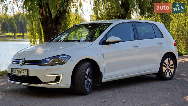Хетчбек Volkswagen e-Golf 2017 в Рівному