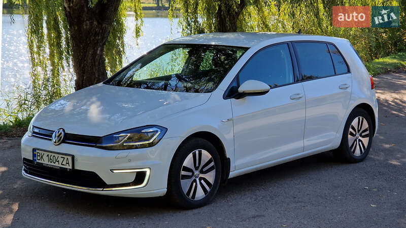 Хетчбек Volkswagen e-Golf 2017 в Рівному